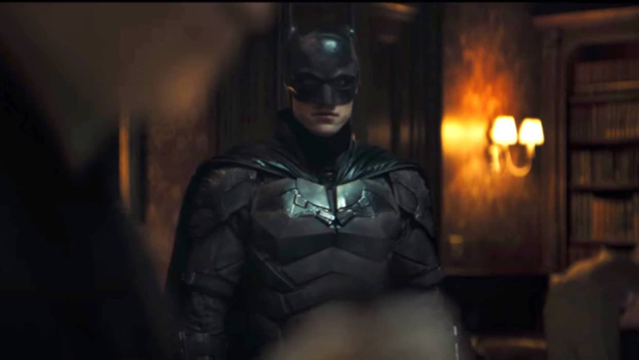 Robert Pattinson Pictured Filming The Batman For First Time - LADbible