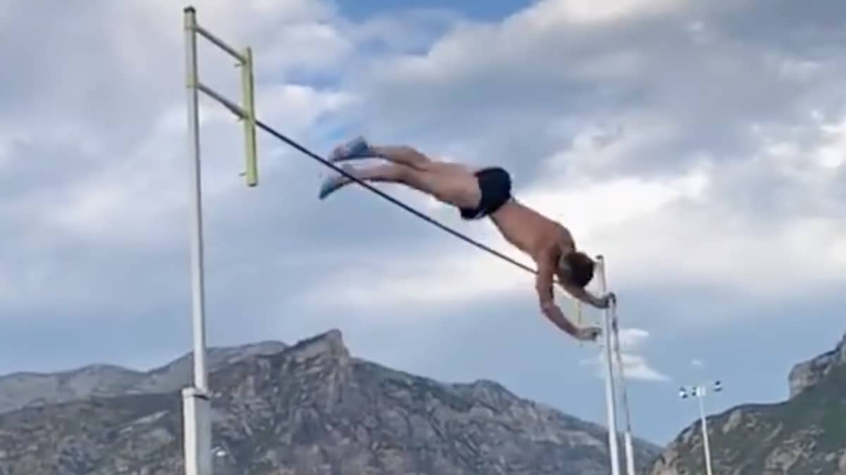 Athlete Caught On Film As Pole Vault Hits His Testicles Ladbible
