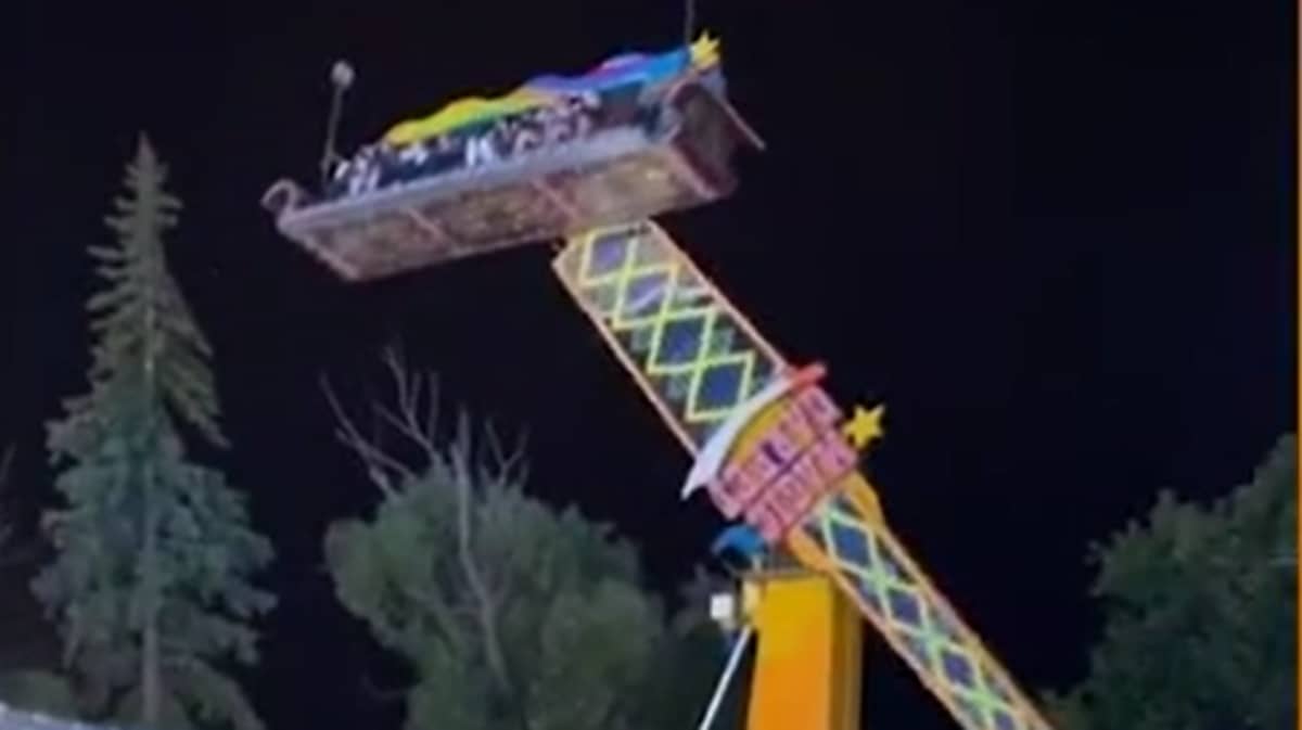 Fairgoers In Michigan Rush To Prevent Malfunctioning Magic Capet Ride From Tipping Over