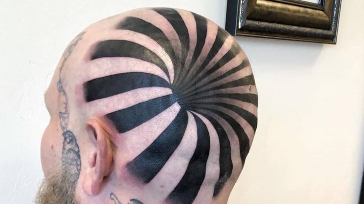 Optical Illusion Tattoo Looks Like A Hole In Man S Bald Head Ladbible