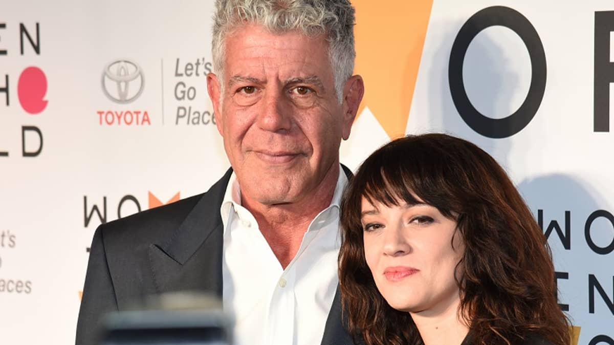 Anthony Bourdain S Girlfriend Asia Argento Breaks Her Silence After Chef S Suicide Ladbible