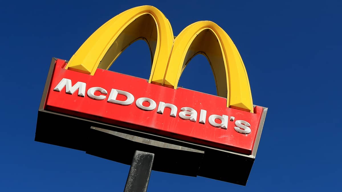 mcdonald-s-confirms-that-800-restaurants-will-stay-open-past-10pm