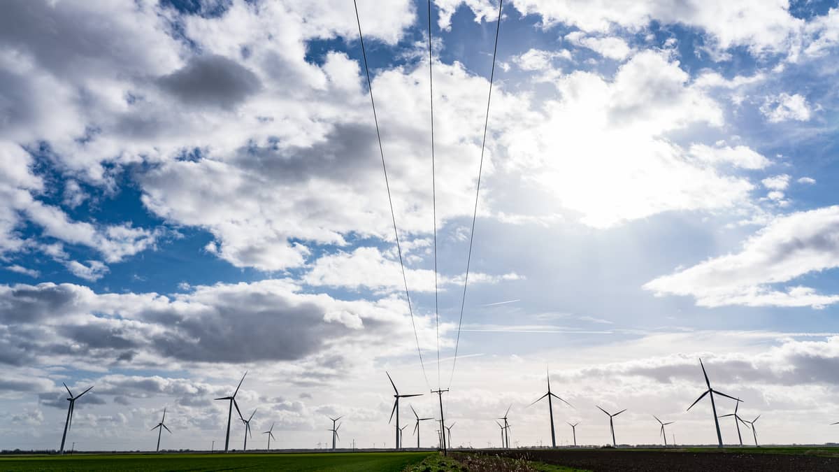 Clean Energy Overtakes Fossil Fuel In UK For First Time Since ...