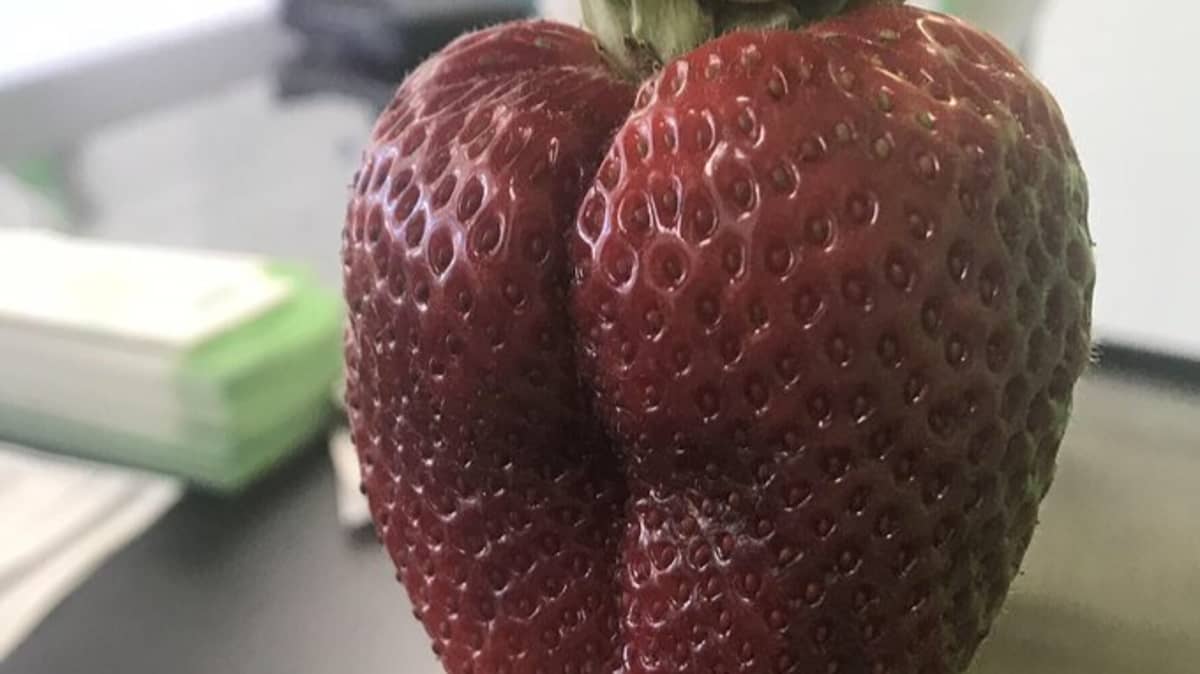 This Is The Sexiest Strawberry You Ll Ever See Ladbible