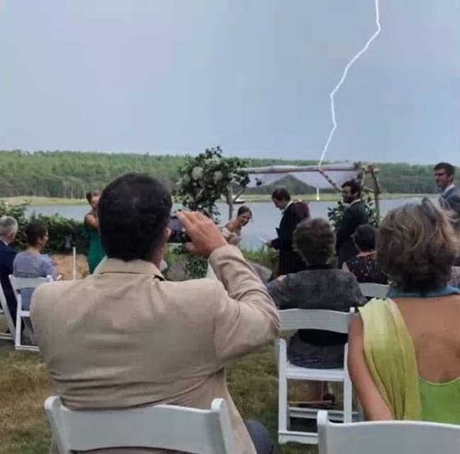 Lightning Strikes During Wedding As Groom Says 2020 Sucks - LADbible