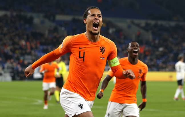 Liverpool's Virgil Van Dijk Warmly Embraces Teary-Eyed Referee Whose ...