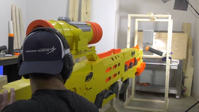 Guinness World Records: Man Builds Largest Ever Nerf Gun
