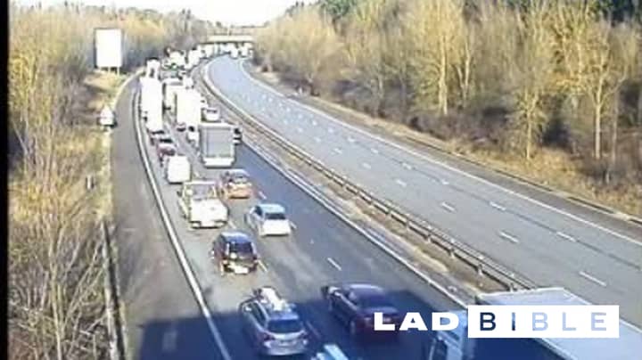 M11 Motorway Closed In Both Directions Due To Overturned Lorry Ladbible [ 404 x 720 Pixel ]